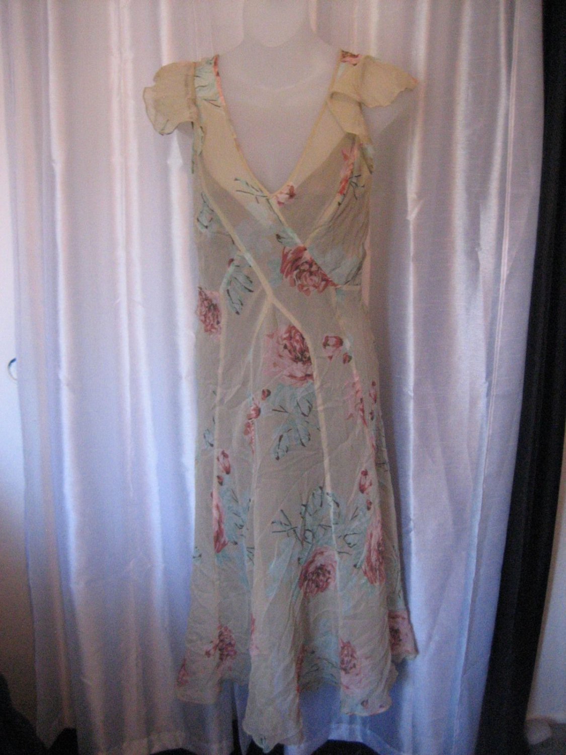 Jones New York  Junior Size Floral Cream/Pink/Green/Brown V Neck Dress Sz 4 NWNT