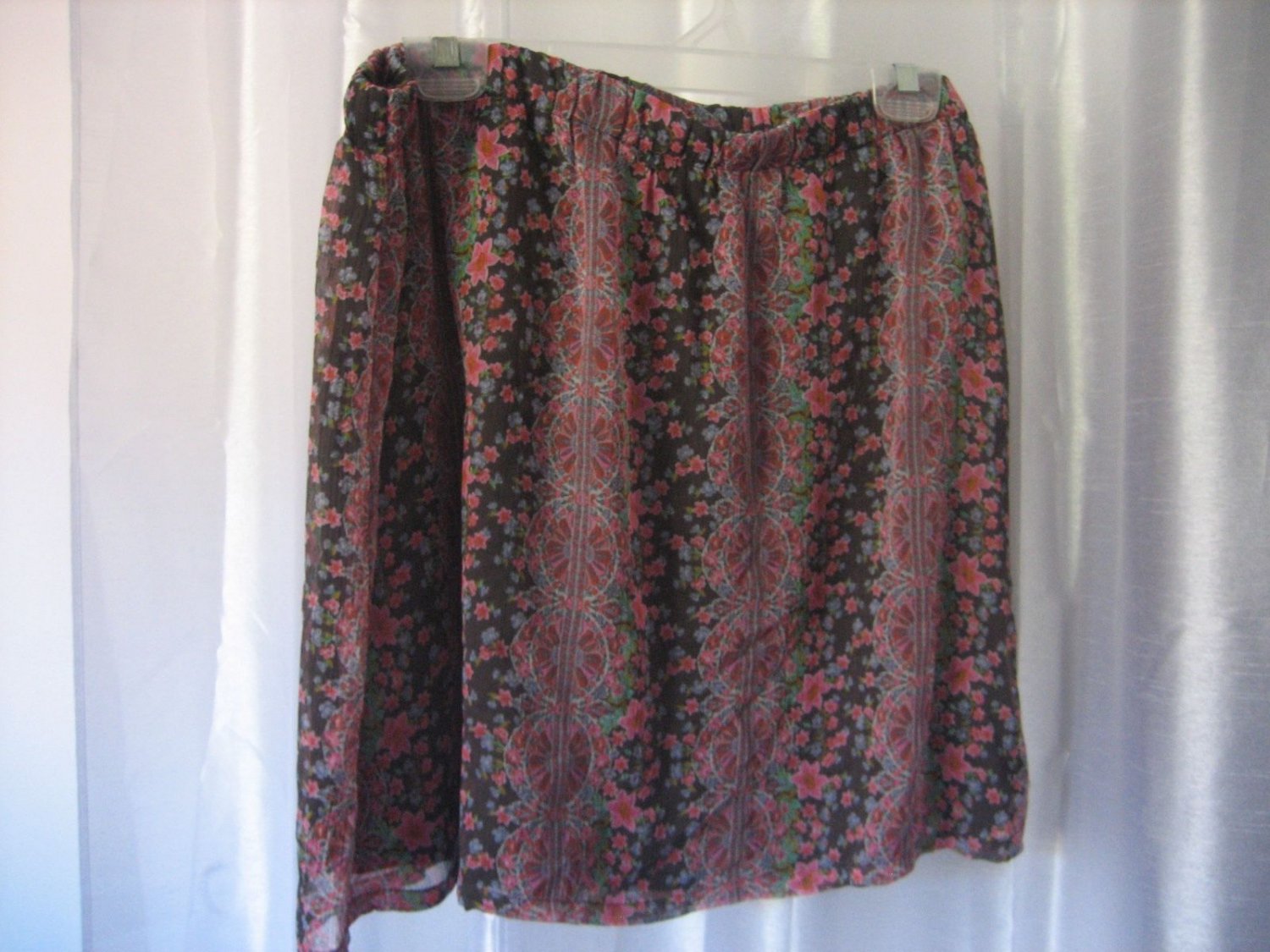 Mossimo Junior Size Black 100% Polyester Pink Floral Skirt Sz XL Pre-Owned