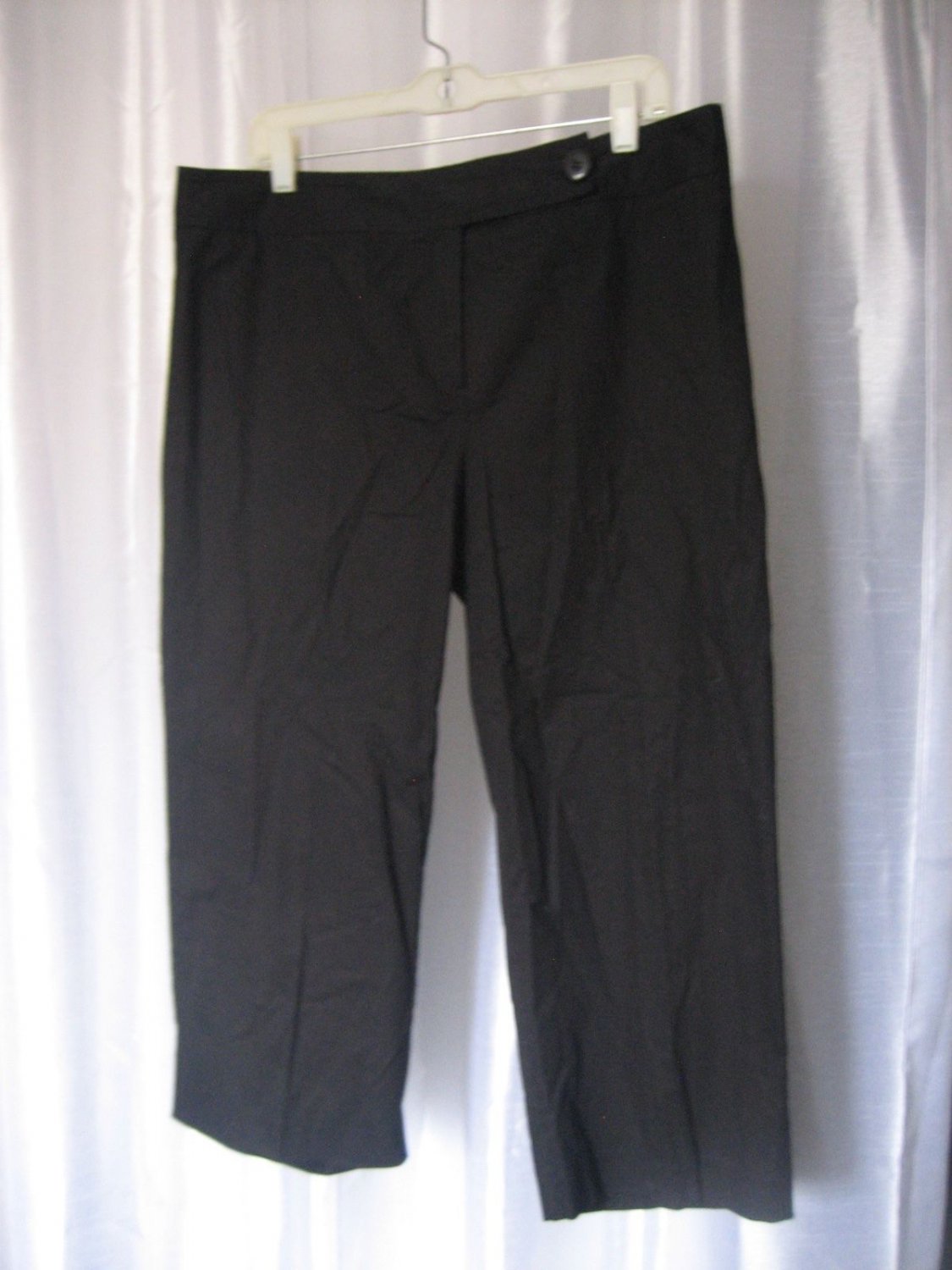 R Q T Junior Size Black Capri/Cropped Pants 97% Cotton/3%Spandex Sz 14 Pre-Owned