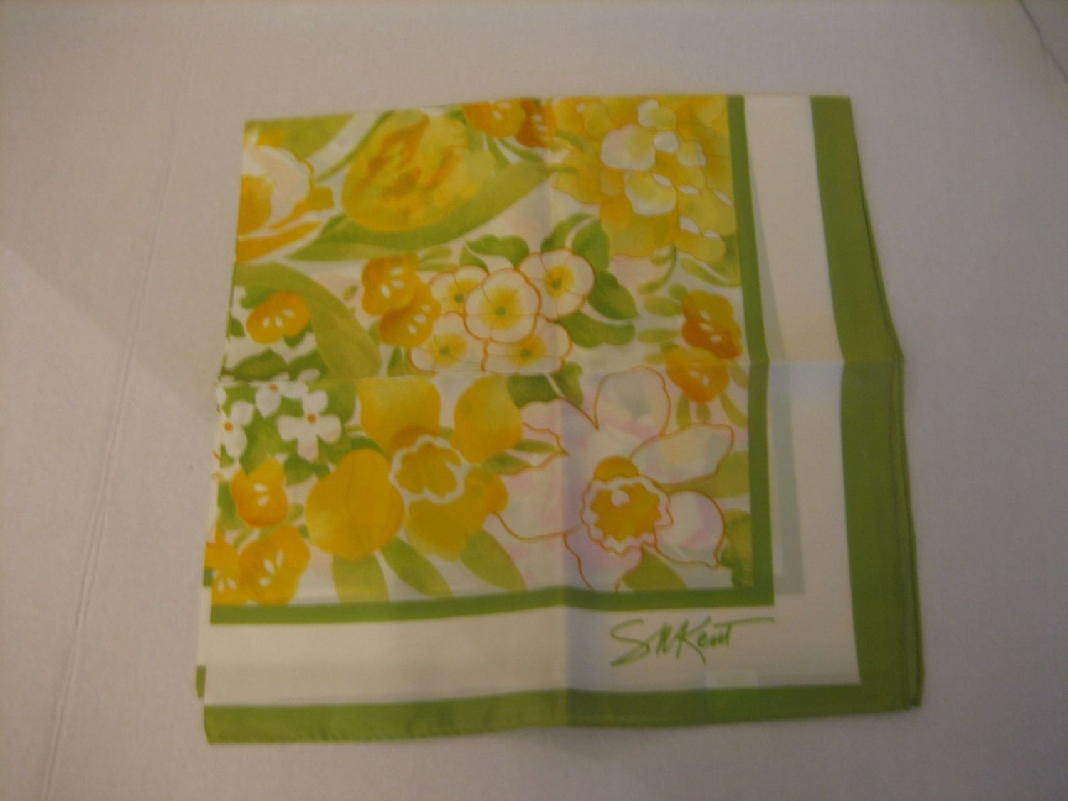 Vintage Avon SW Kent Yellow Floral Tulip/Daffodil 27x27 Scarf 100% Acetate NWNT