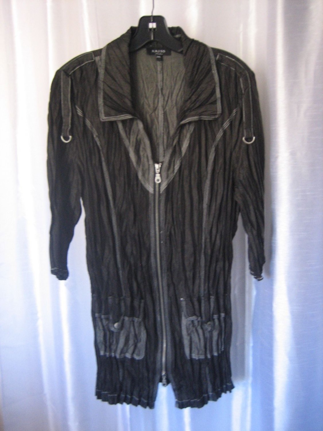 Kriss Sweden Junior Size Black & Grey Light Jacket/Shirt Sz 2XL Pre-Owned