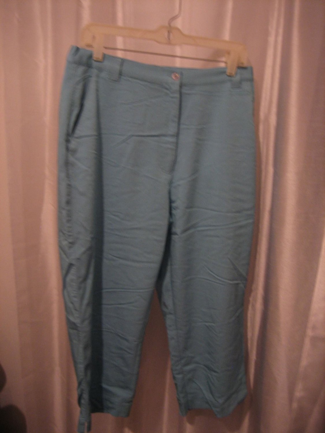 Fairway Outfitters Women's Light Blue Capri/Cropped Pants Sz 12 Pre-Owned