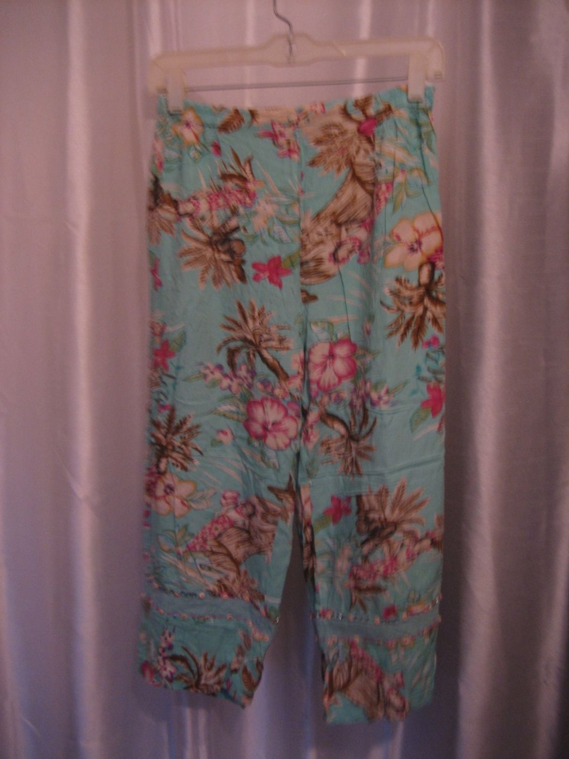 Faith Women's Tropical Print Capri's Cropped Pants 97%Rayon/3%Linen Sz M Pre-Own