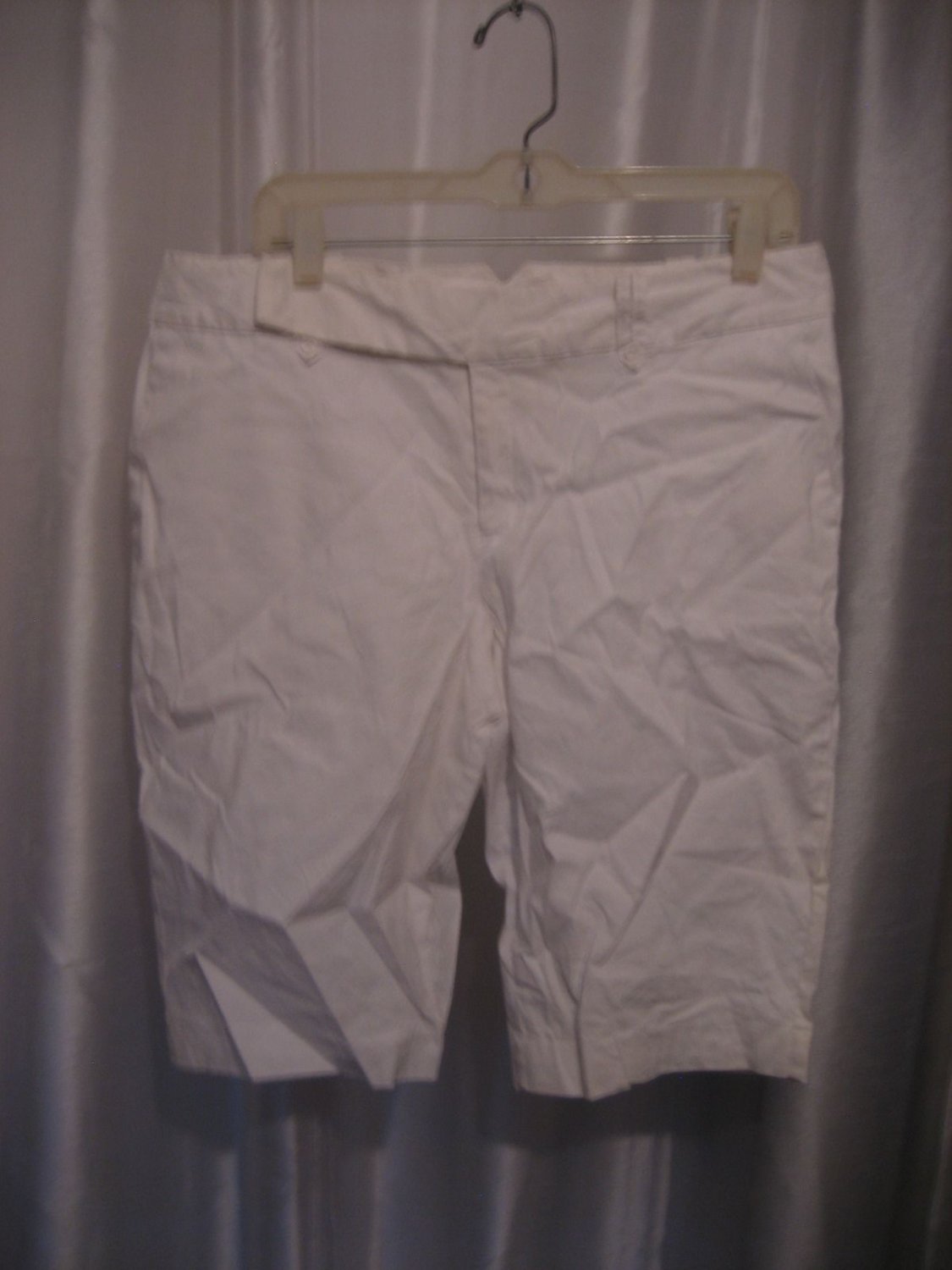 Mossimo Stretch Junior Size White Bermuda Shorts 55% Linen Sz 14 Pre-Owned