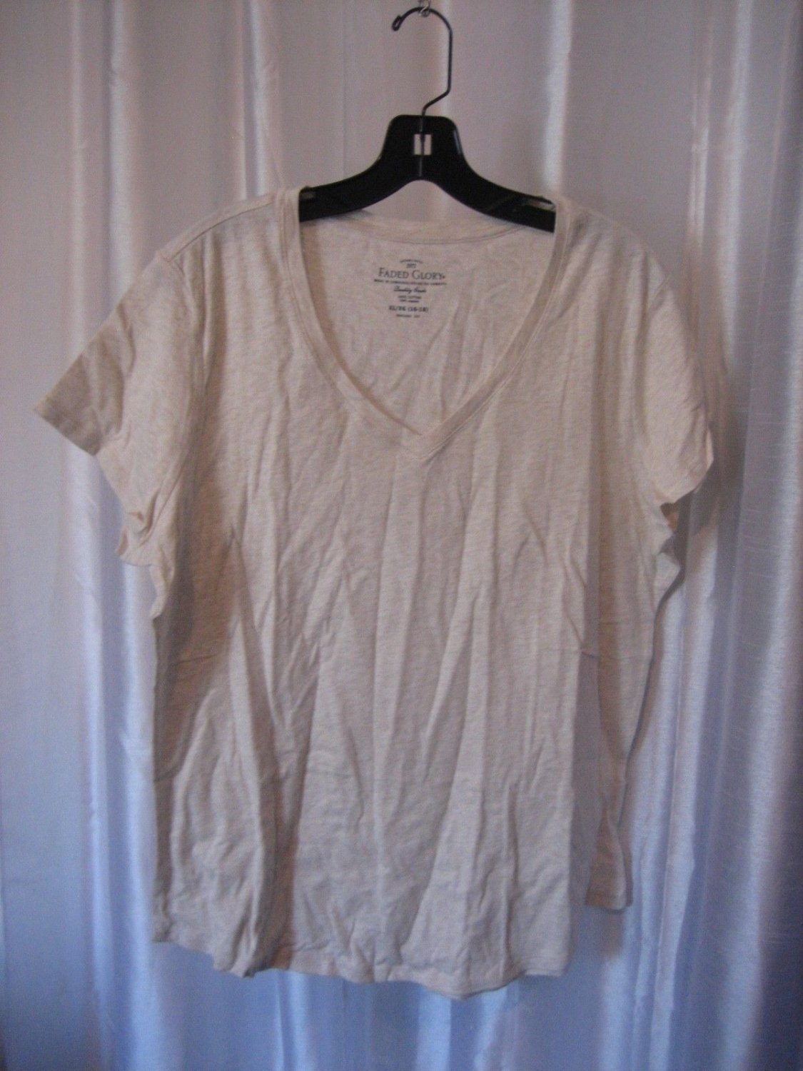 Faded Glory Junior Size Oatmeal V Neck Short Sleeve Shirt Sz XL16-18 Pre-Owned