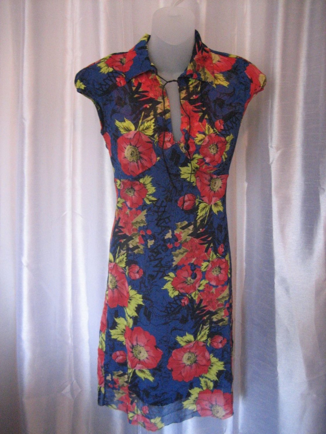 Axara Paris Junior Size Red/Black/Blue Floral Cap Sleeve Knee Dress Sz S NWNT