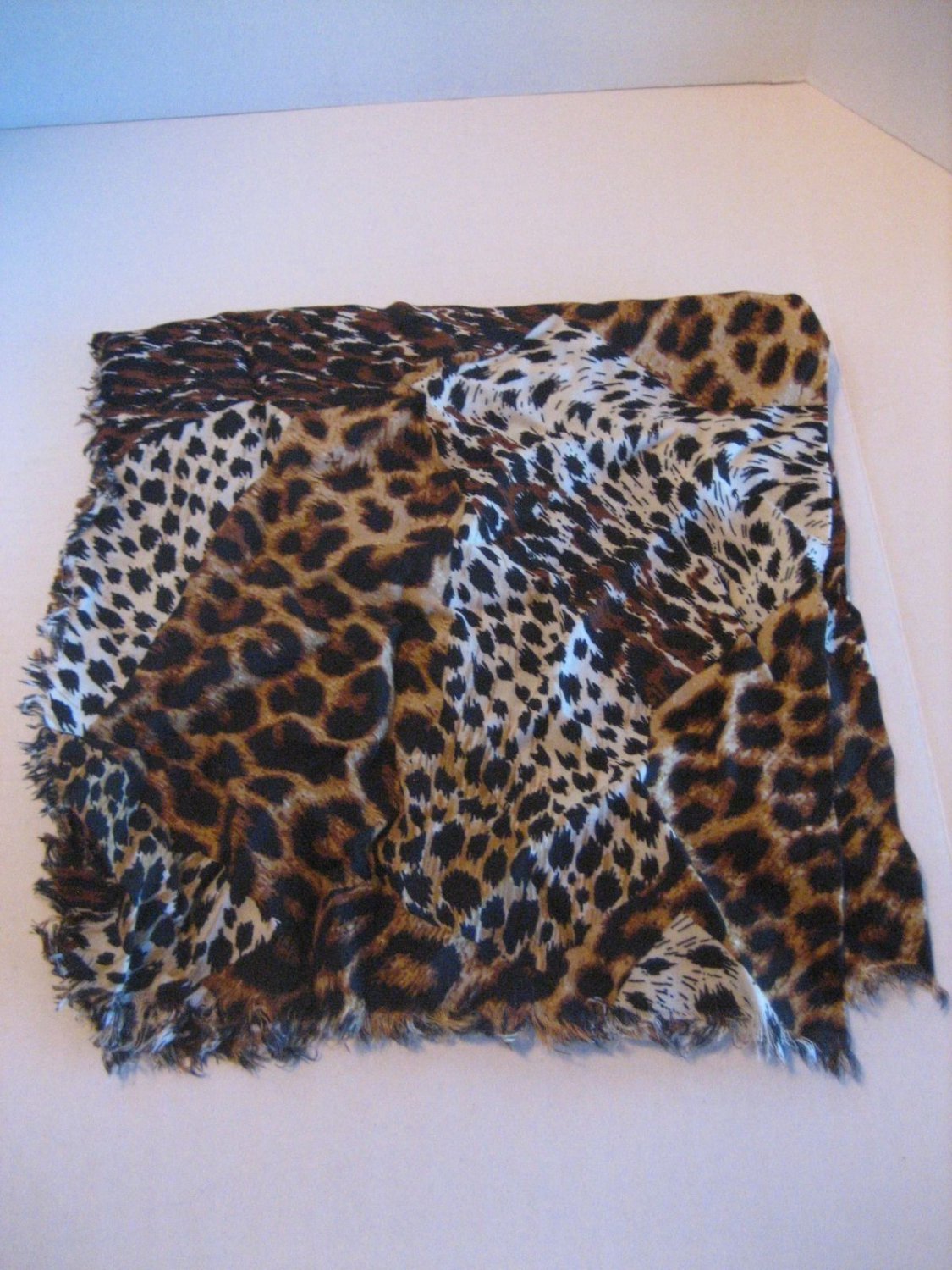 Ray Strauss Multi-Animal Print Women's Scarf 100% Rayon 28 x 28 Made in USA NWNT