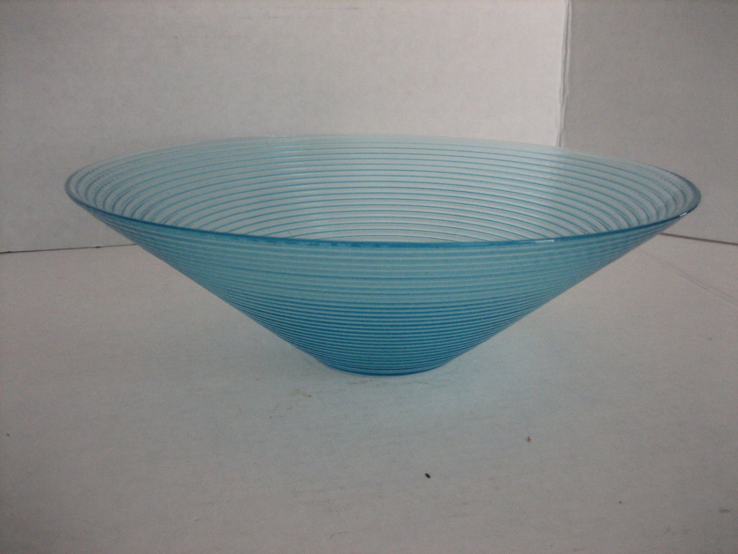 Circle Ware Profile Medium Blue Glass Serving Bowl 11 in. R. 5 1/2 in. D. New