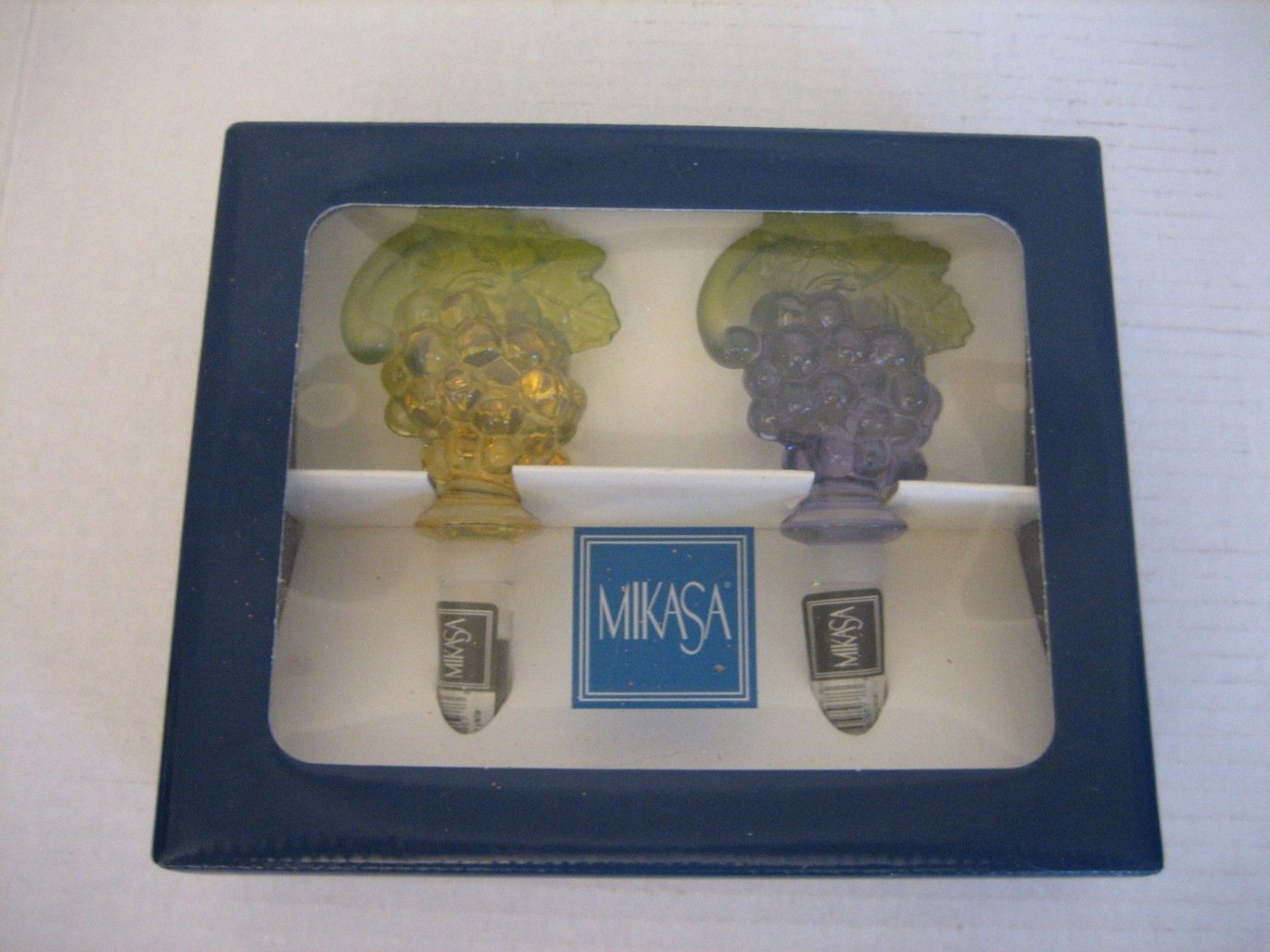 Mikasa Crystal Chablis Purple/Yellow Grapes Bottlestopper Set of 2 NWIB Austria