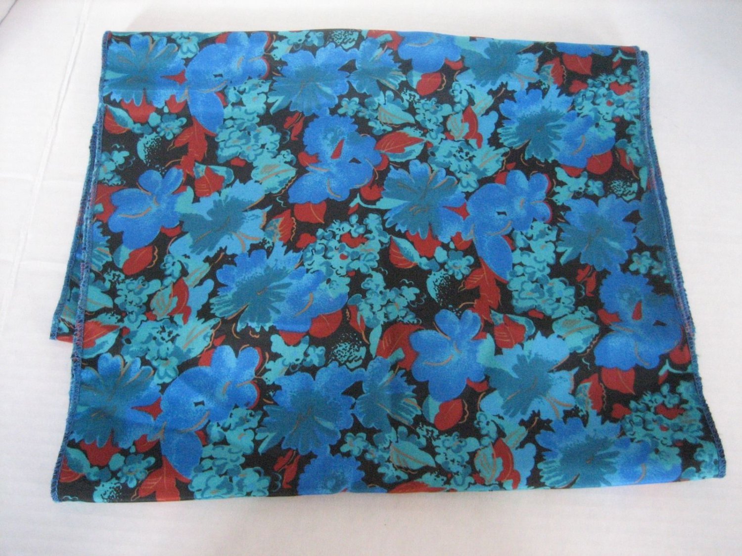 Women's Blue/Green/Red/Black Floral Long Scarf 83 in.L x 13 in.W Pre-Owned