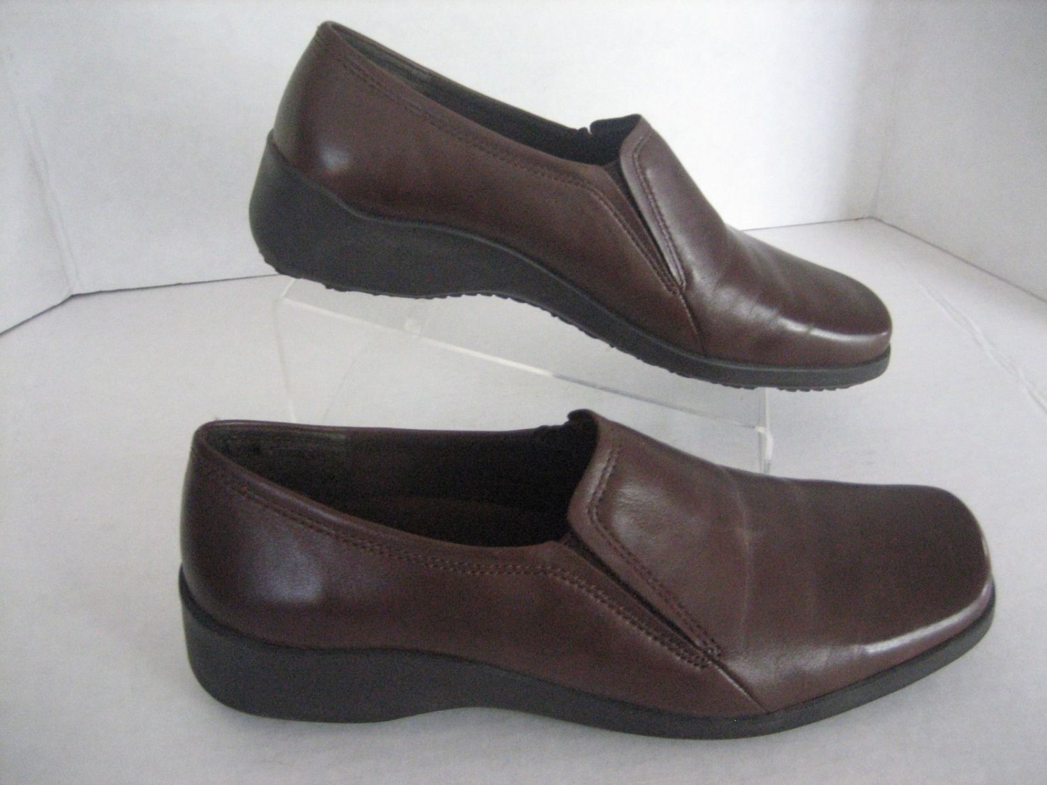 Easy Spirit Eslatern Women's Brown Leather Slip On Shoes Sz 7 1/2 Pre-Owned