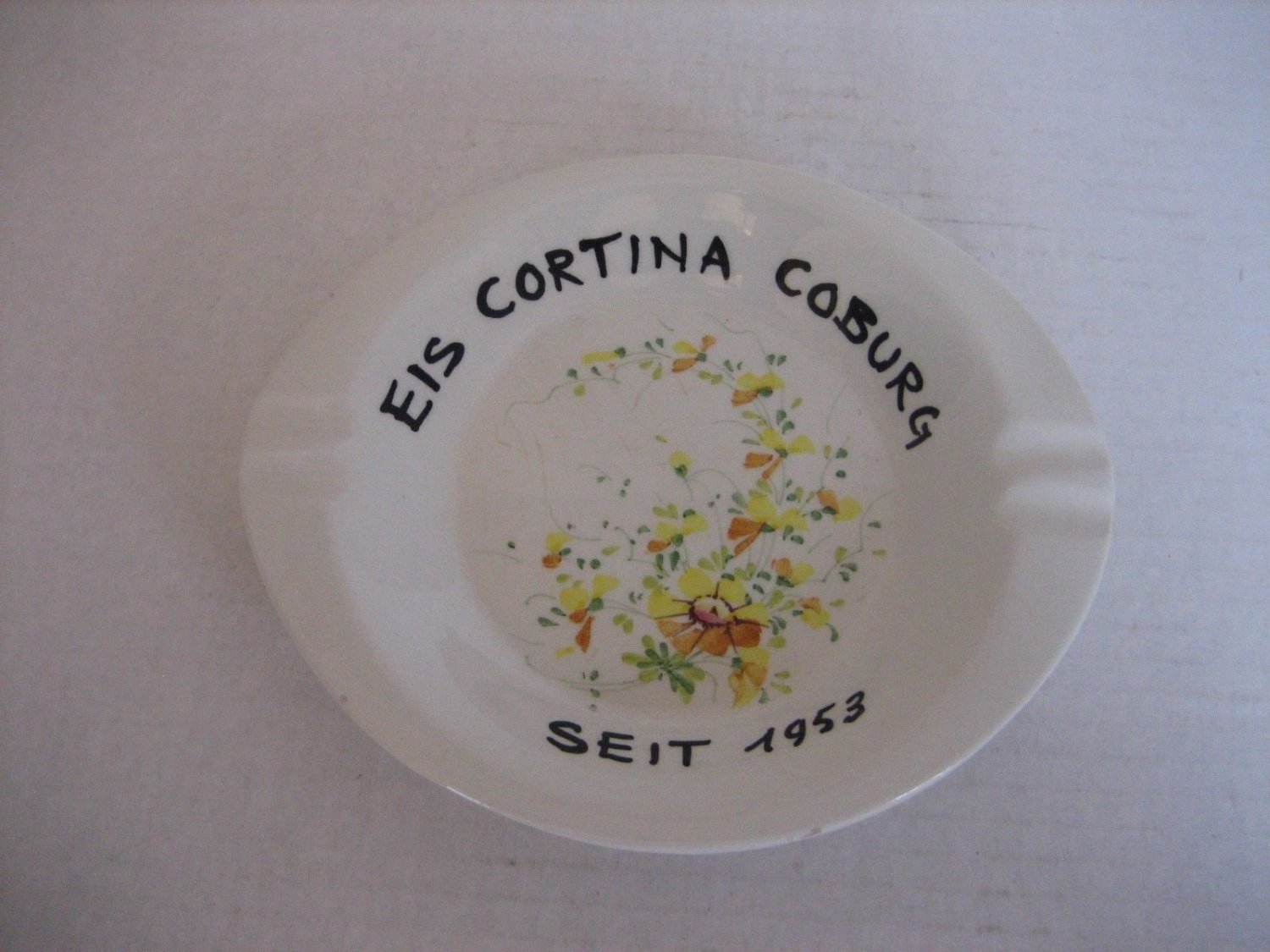 Vintage EIS Cortina Coburg White Ceramic Oval Ashtray w/Yellow Flowers Pre-Owned