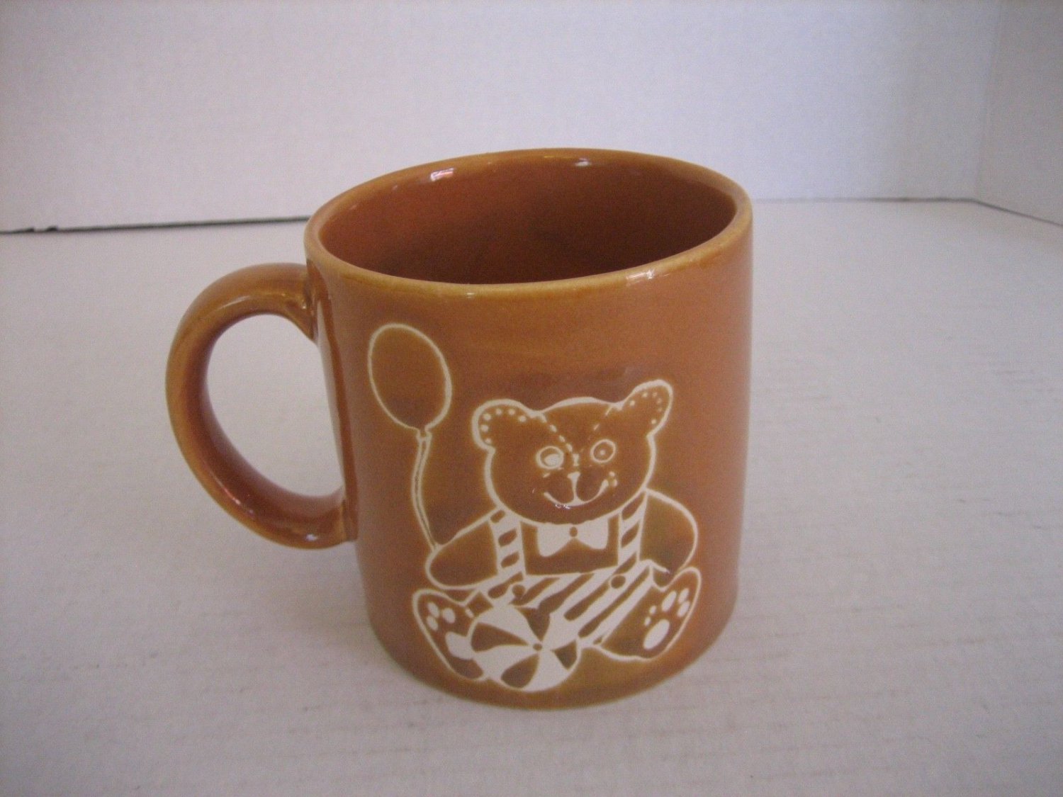 Brown Teddy Bear with Balloon & Ball Ceramic Coffee Mug/Cup 3 1/2in.Tall NWNT