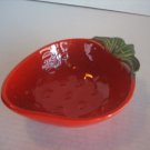 Vintage Metlox Poppytrail Small Red Strawberry Ceramic Bowl 2in.D Pre-Owned USA