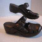 Born Women's Brown/Bronze Leather Slip On Mule Shoe Sz 6/36.5 Pre-Owned W11677