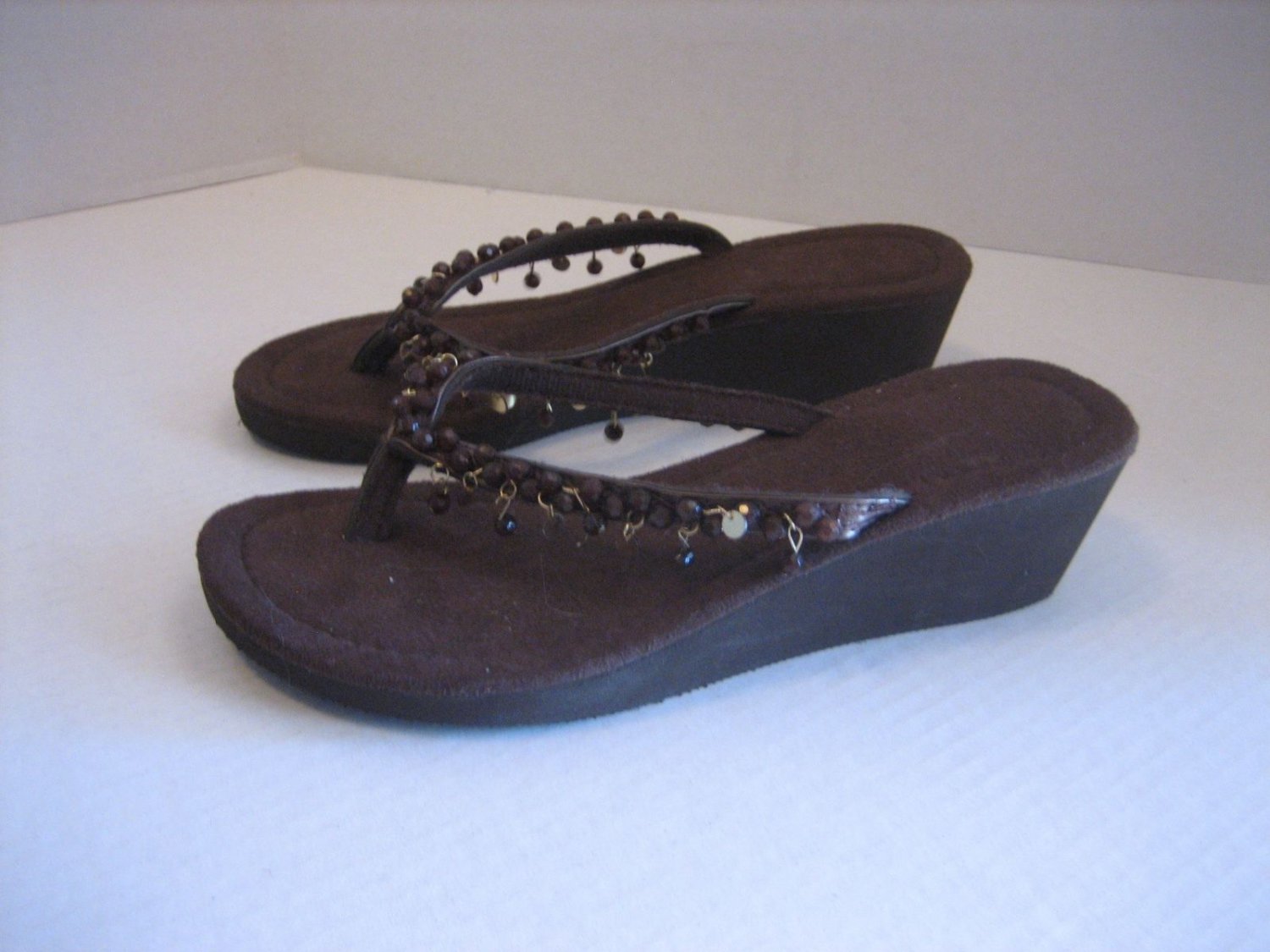 Brown Faux Suede Beaded Women's Wedge Heel Sandal Flip Flop Shoe Sz 8 NWNT