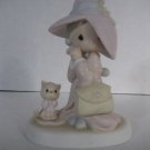Precious Moments To a Very Special Mom Figurine 1983 E 2824 Pre-Owned No Box