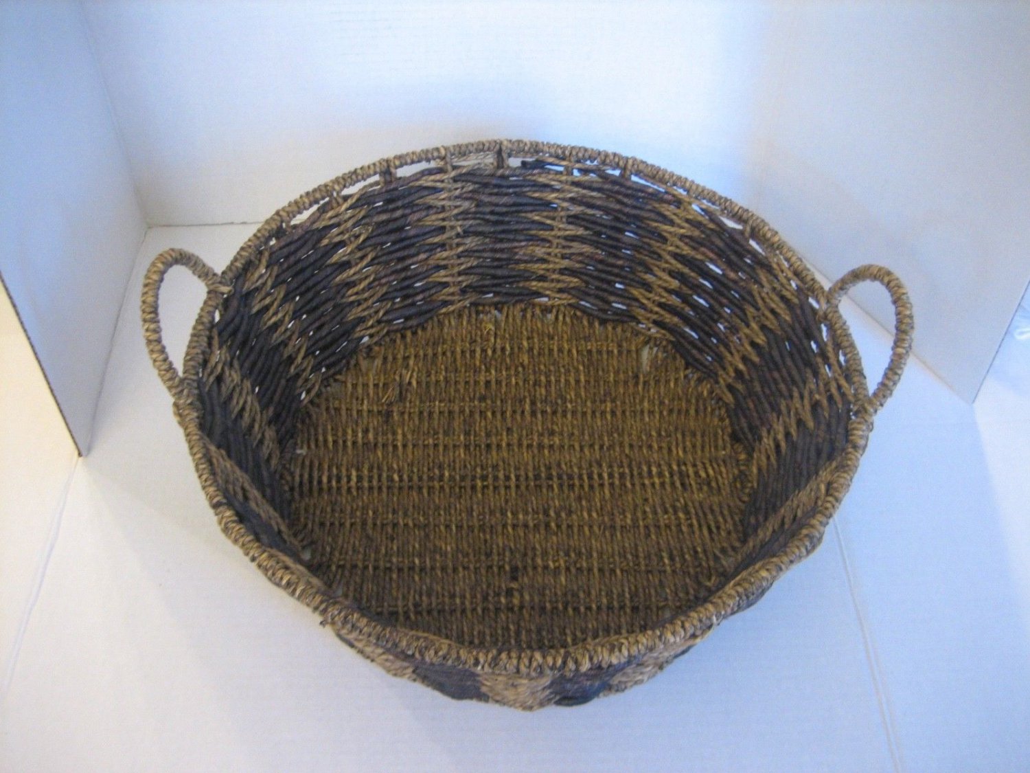 Multi Brown Round Wicker/Rope/Straw Handle Basket 15 1/2 in.R.x 5in.D