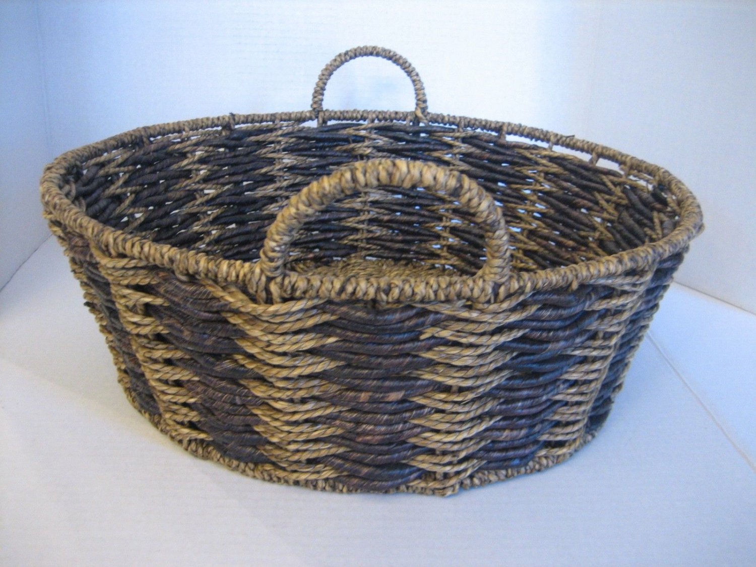 Multi Brown Round Wicker/Rope/Straw Handle Basket 15 1/2 in.R.x 5in.D