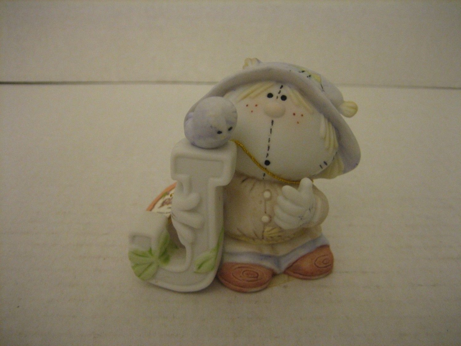 Fabrizio Bumpkins Patches .J. Scarecrow Ceramic Figurine 2 1/2 in.Tall NWWT 1984
