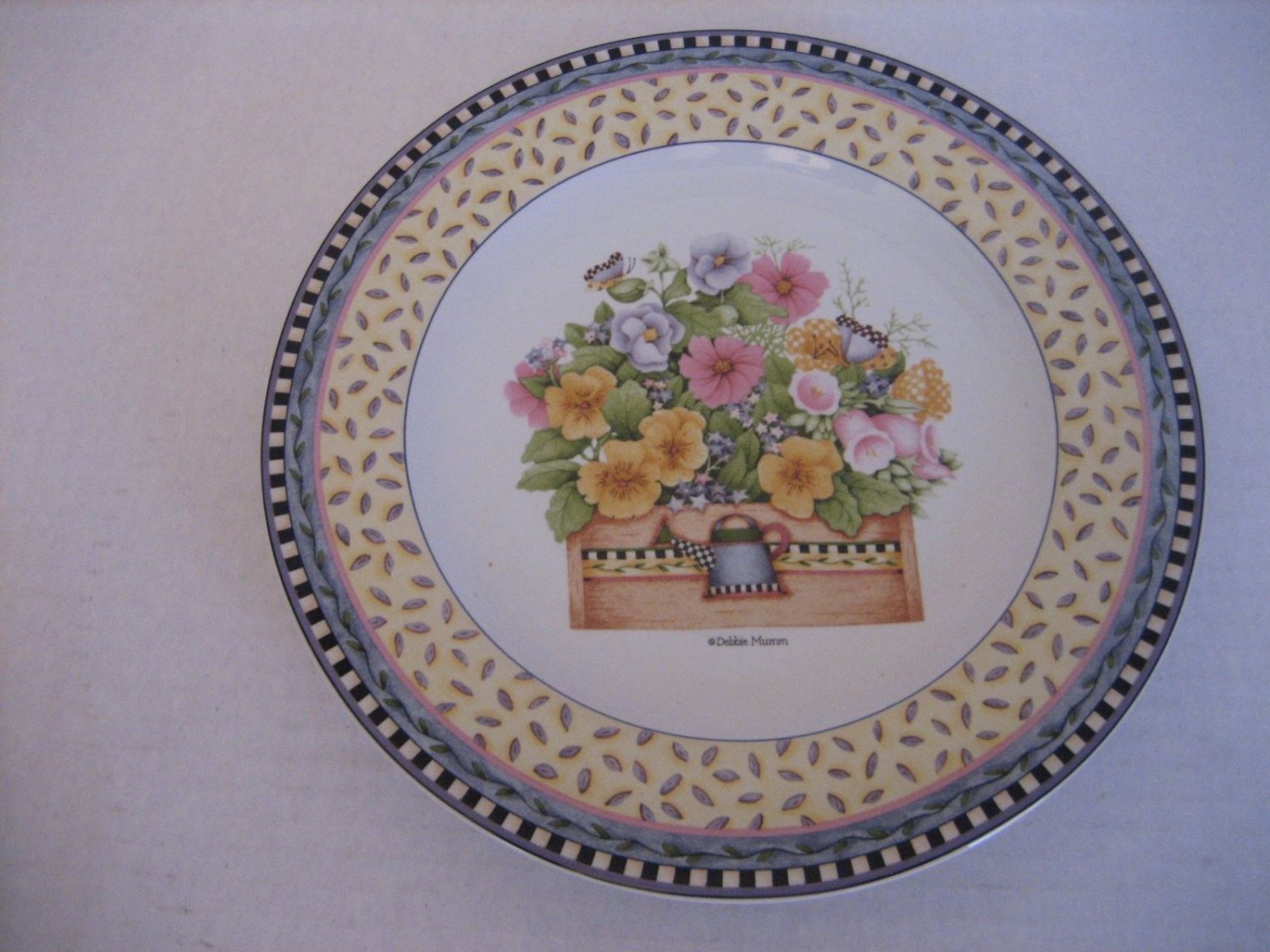 Debbie Mumm Sakura Spring Bouquet Pansies Stoneware Plate 8 1/3in.R Pre-Owned