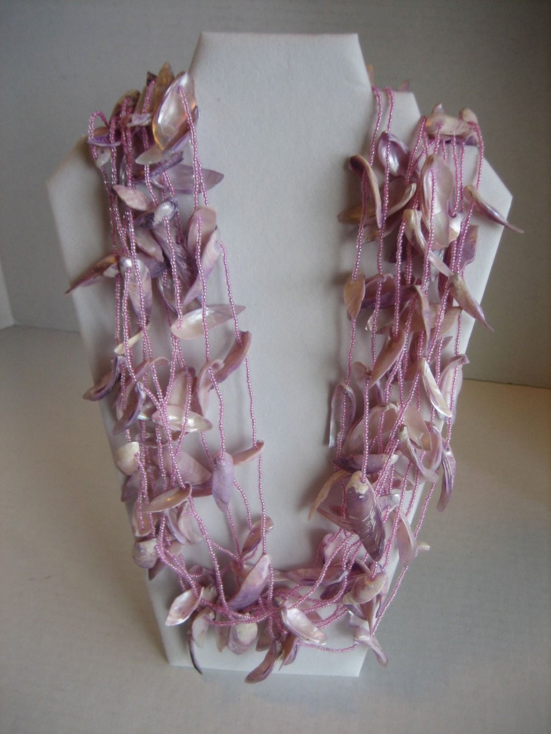 Vintage Women's Lavender Sea Shell & Beads Multi-Strand Necklace 14.5L Pre-Owned