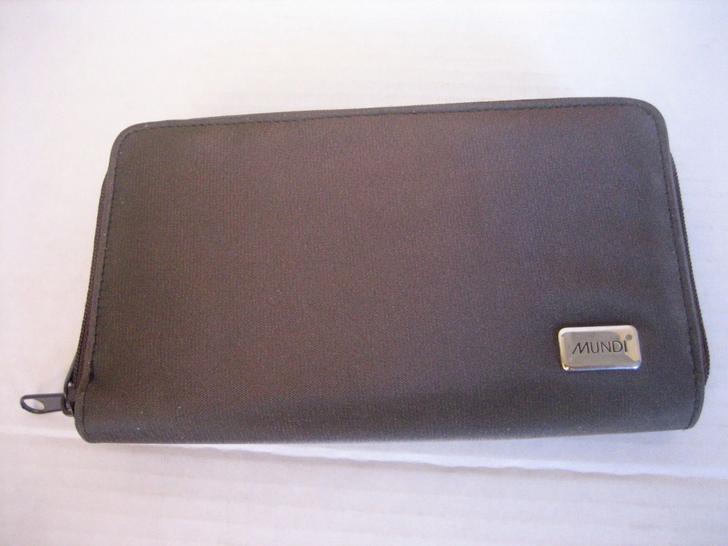 Mundi Women's Brown 2 Zipper Sided Clutch Wallet 7 1/2in.L x4 1/2in.W x1inD NWNT
