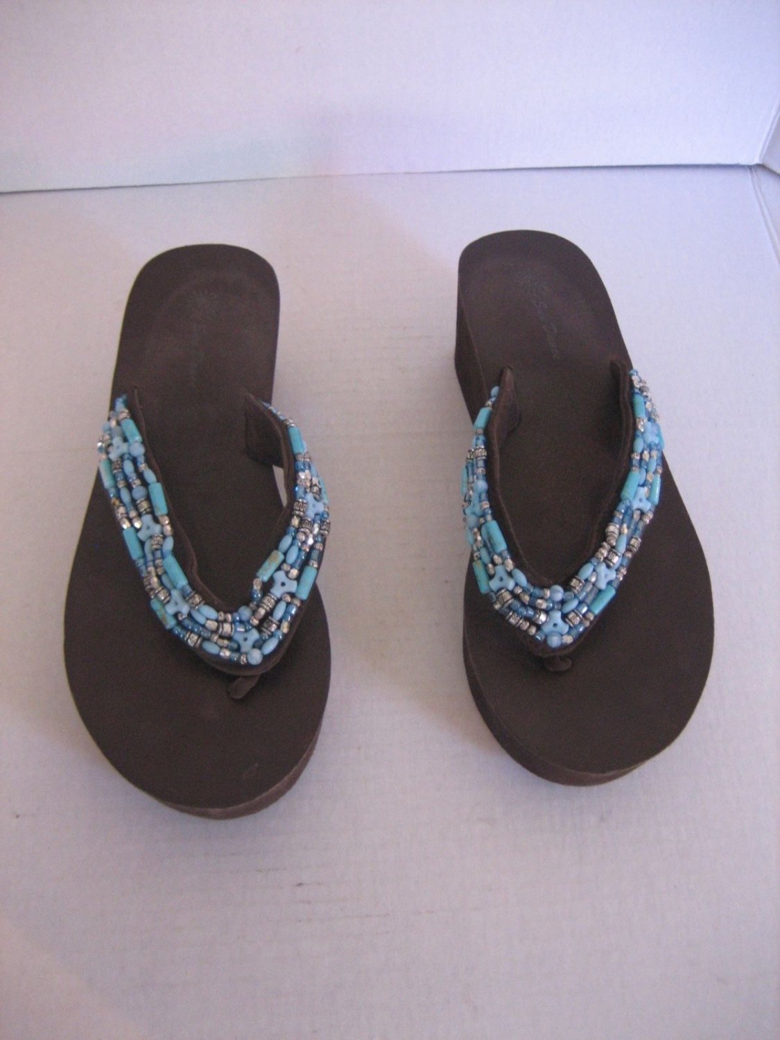 Sun Dance Brown/Blue Fancy Beads Women's Wedge Heel Flip Flop Sz 8 Pre-Owned