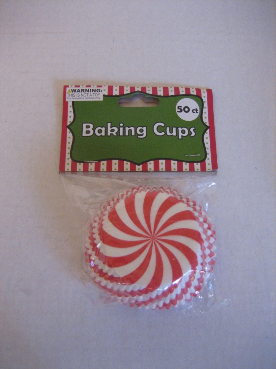 Momentum Brands Red/White Swirl Cupcake Paper Cups/Liners 50 Count NWWT