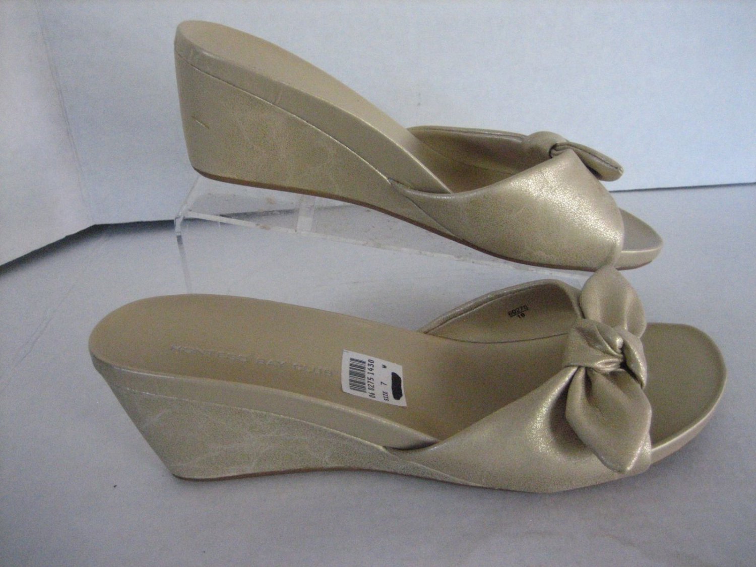Montego Bay Club Women's Gold Faux Leather Wedge Medium Heel Shoe Sz 7 NWNB