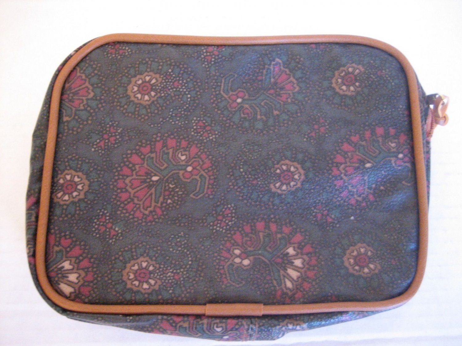 Flower Print Brown Plastic  Zipper Closure Make Up Carry All Bag 2in.Dx5 1/3Wx7L