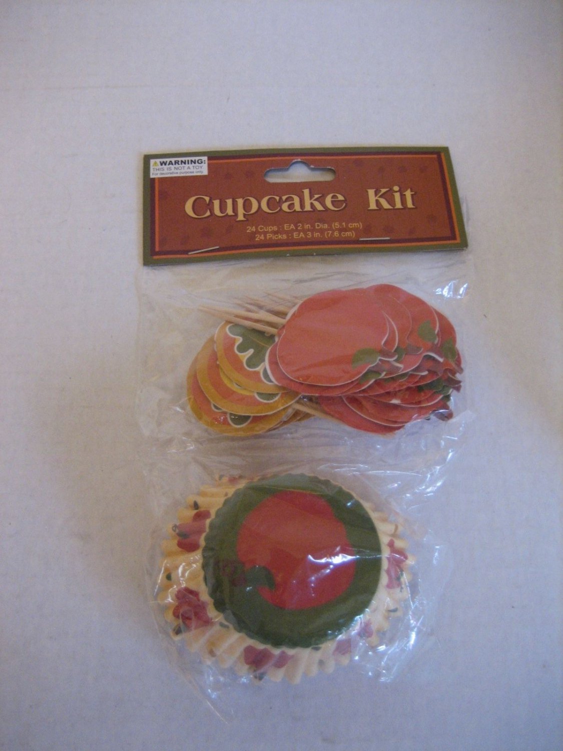 Momentum Brands Pumpkins/Leaves Cupcake Kit 24 Picks/24 Cupcake Liners NWWT