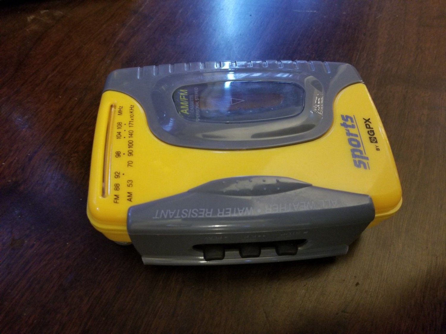 Sports GPX Gran Prix C3202D Water Resistant Cassette Player AM/FM Radio