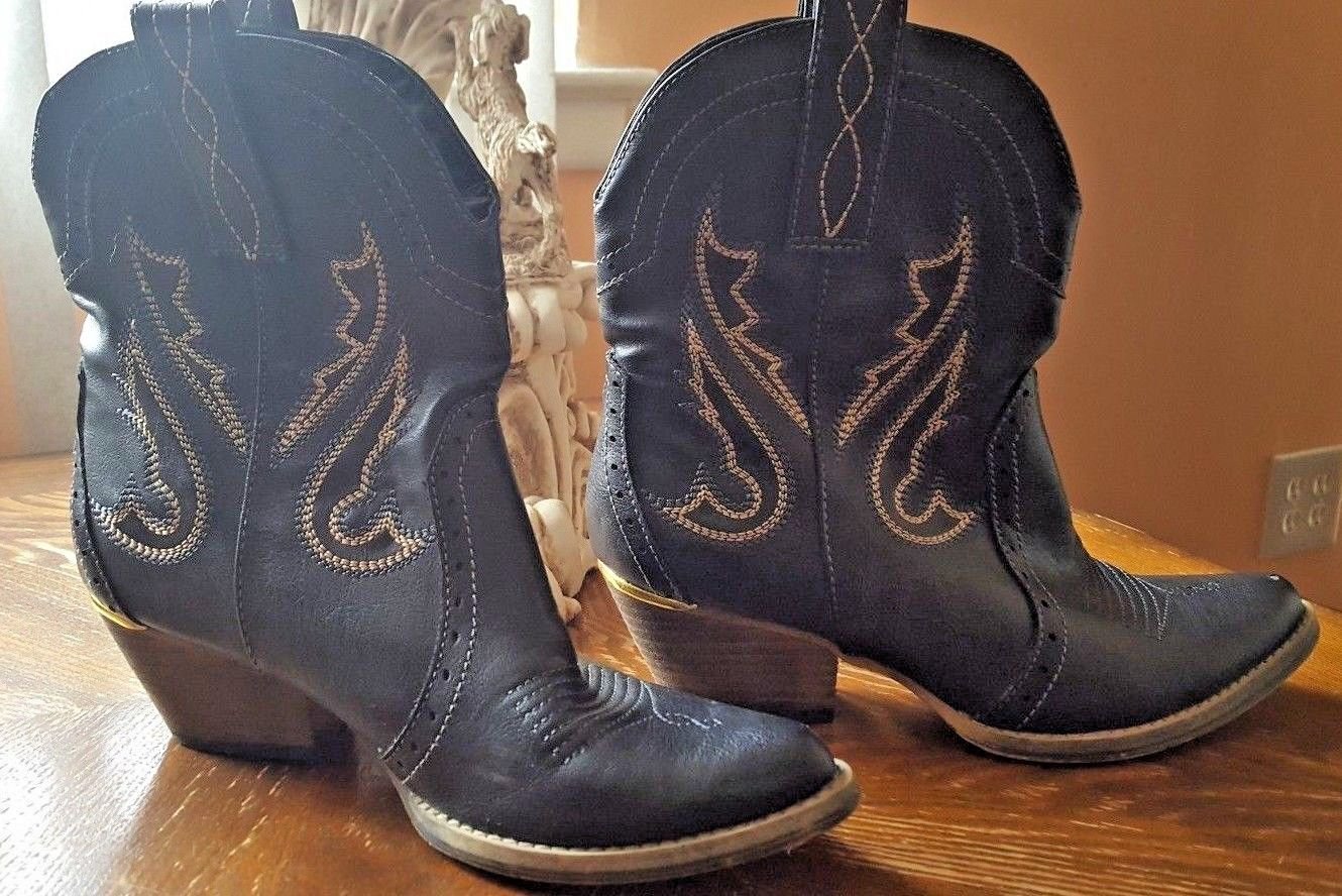 Very Volatile cowboy anklet boots for womens size 6.5