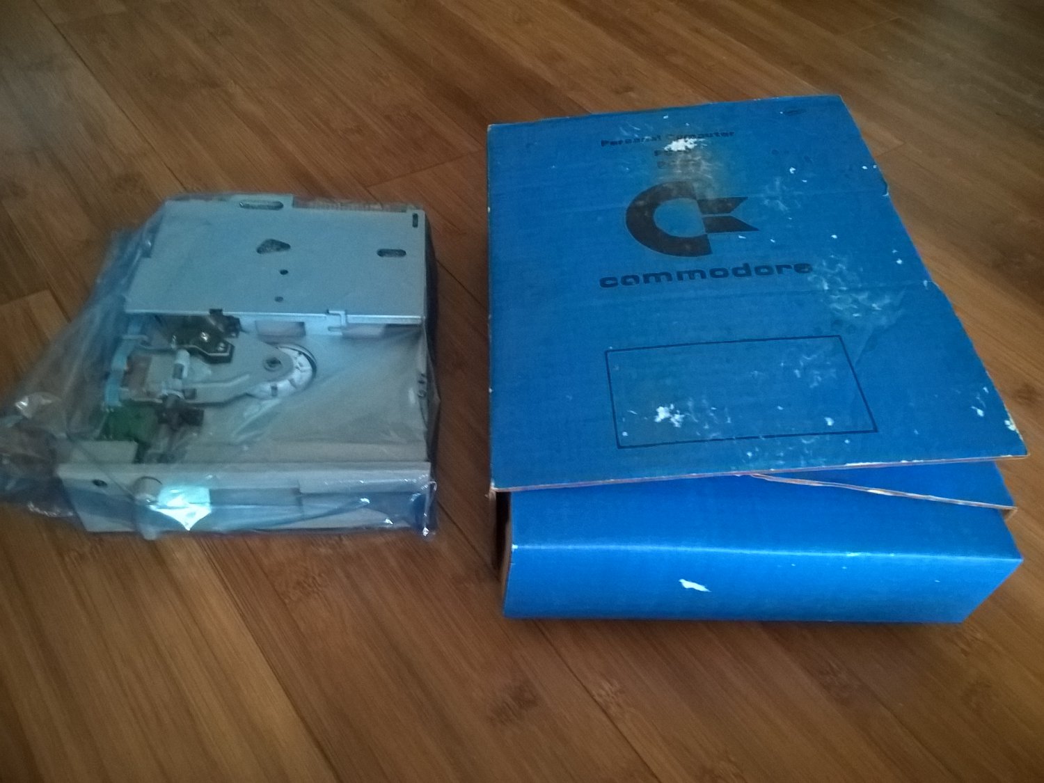 Commodore PC10 PC20 Floppy Drive, NEW FACTORY SEALED, 5.25â 360kb Chinon FZ-502