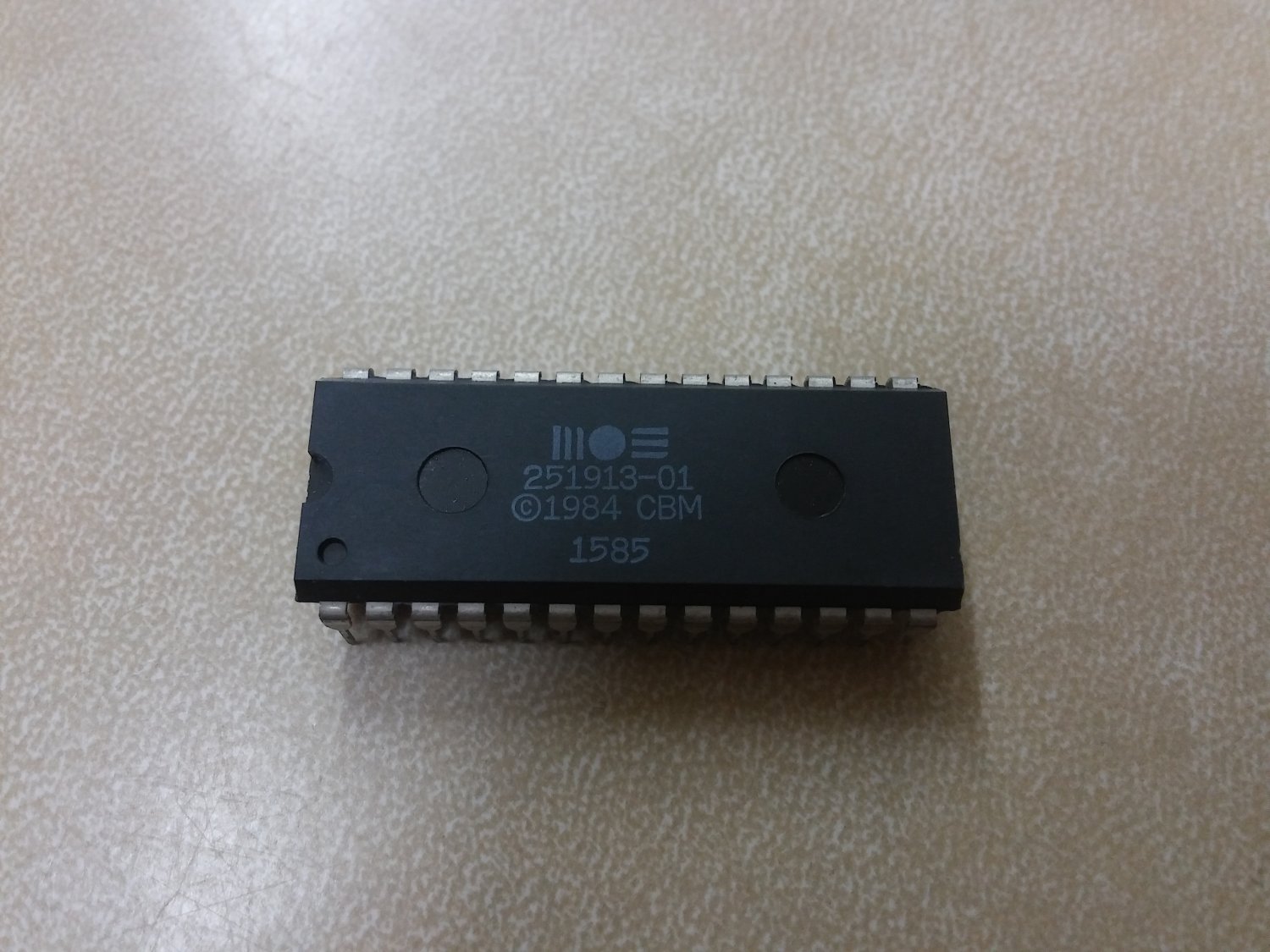 Commodore 251913, BRAND NEW, BASIC + Kernal ROM C64c/128, MOS CBM 251913-01