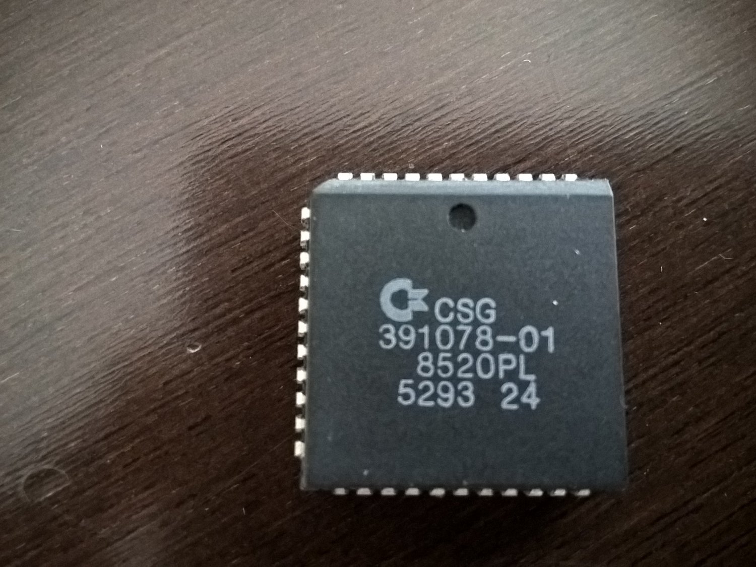 Amiga 8520 CIA, BRAND NEW, 8520PL 391078-01 PLCC Commodore MOS CBM CSG