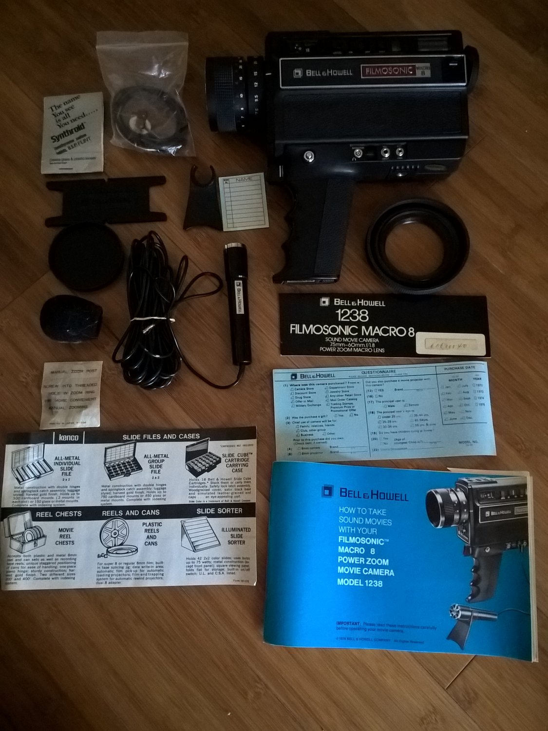 Bell & Howell FilmoSonic Macro 8 1238 W/ Accessories, Super8 Camera