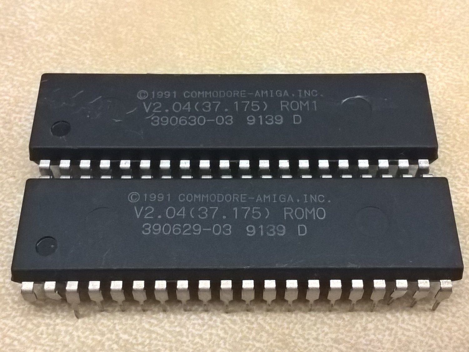Genuine A3000 Kickstart 2.04 ROMs, Commodore Amiga 3000 390629-03 390630-03