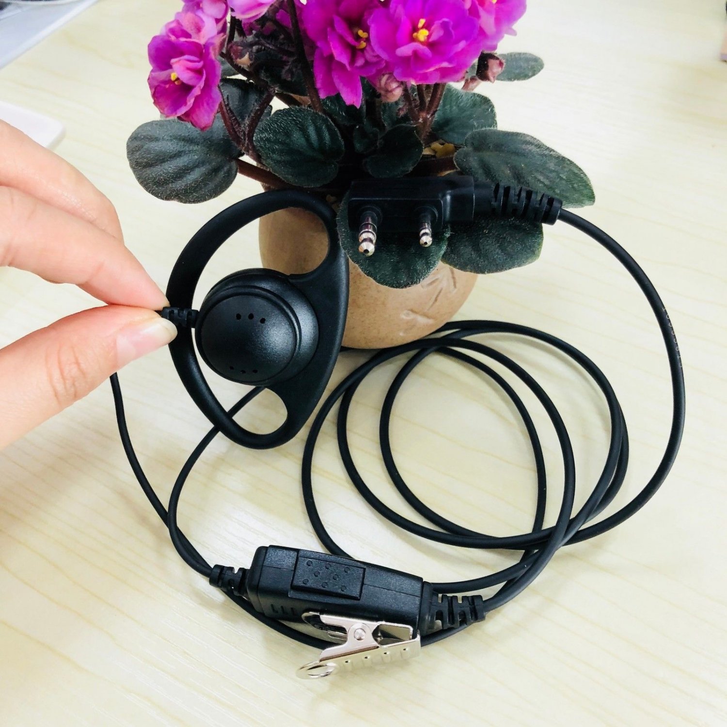 D Style Shape Earpiece mic For Kenwood TK2160 TK2170 TK2200 NX220