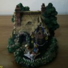 Cherished Teddies Village Sculpture Collection A Picnic for Two 1995 Enesco Corp