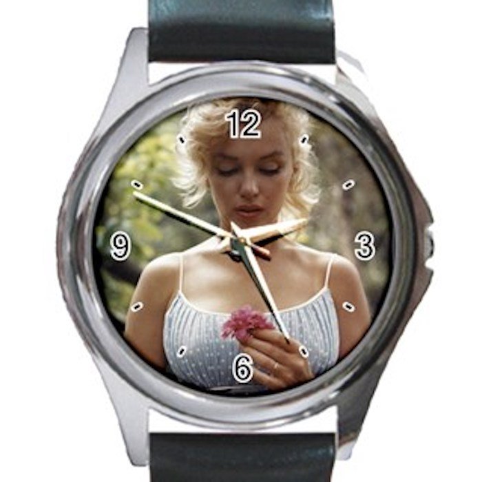 Marilyn Monroe With A Pink Flower Unisex Round Metal Watch-Leather Band