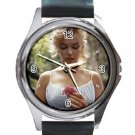Marilyn Monroe With A Pink Flower Unisex Round Metal Watch-Leather Band