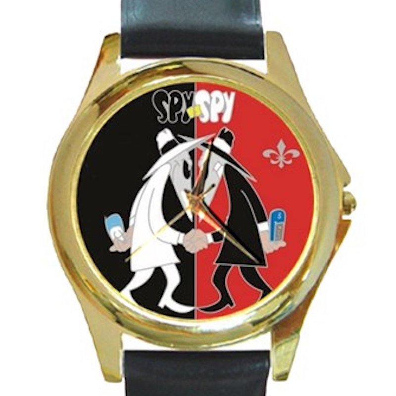 Spy Vs Spy Black & Red Design Unisex Round Gold Metal Watch