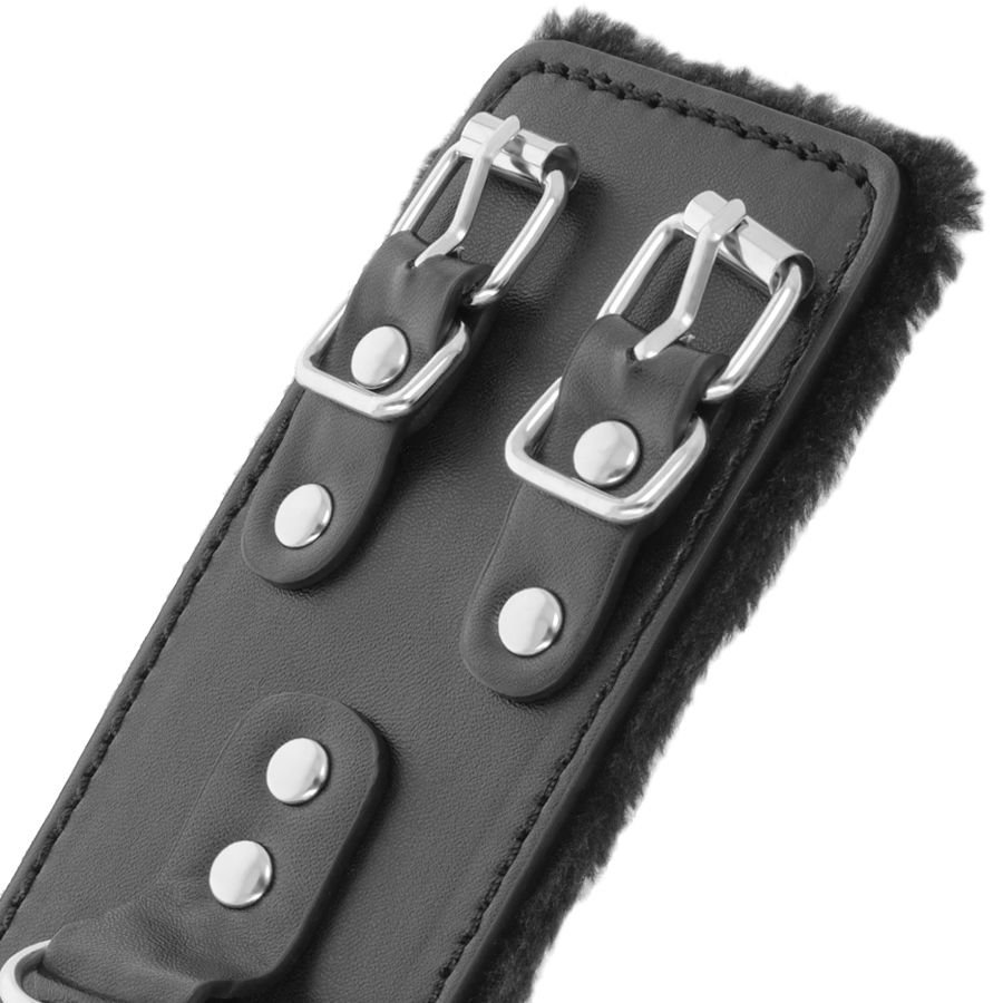 Darkness Wrist Restraints Black With Fur