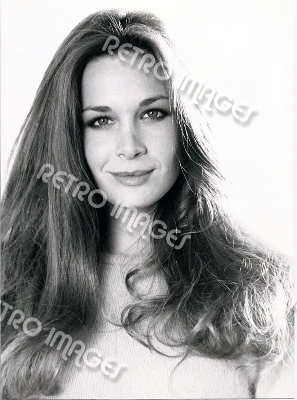 Mary Crosby 8x10 PS1502