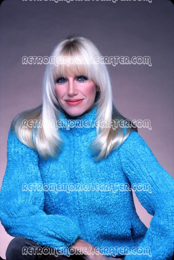 Suzanne Somers 8x12 PS42-202