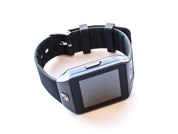 Bluetooth Smartwatch with Camera and Pedometer