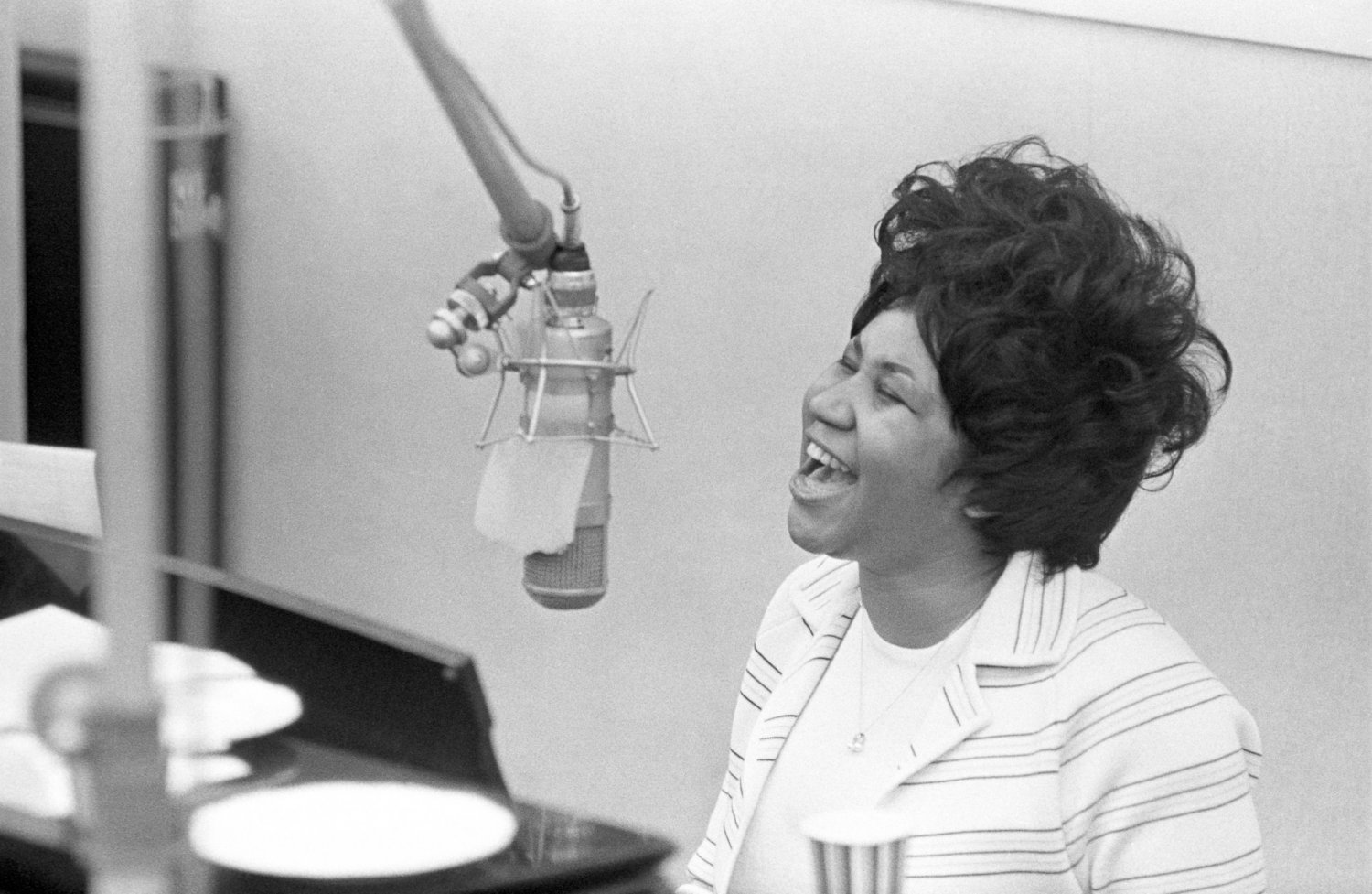 Aretha Franklin Satin Photo Paper Poster 12x17 inches