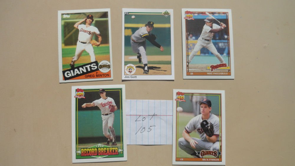 Free Shipping-Lot 105 (5)Assorted Baseball Cards